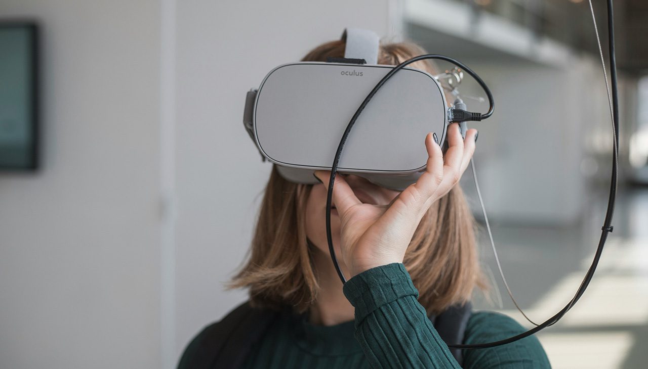 VR showroom and ecommerce trends 2025
